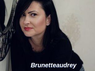 Brunetteaudrey