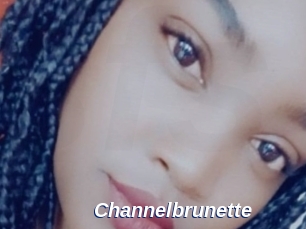 Channelbrunette