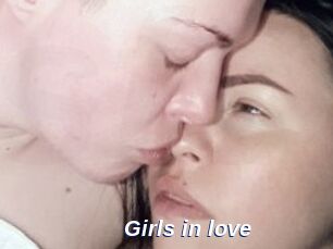 Girls_in_love