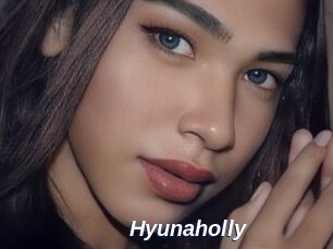 Hyunaholly