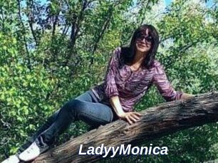LadyyMonica