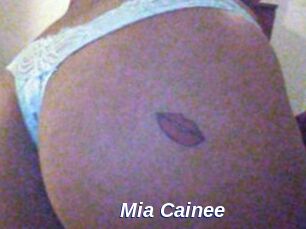 Mia_Cainee