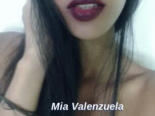 Mia_Valenzuela