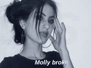 Molly_broke