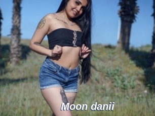 Moon_danii