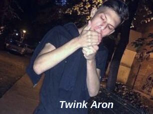 Twink_Aron