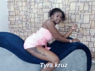 Tyra_kruz